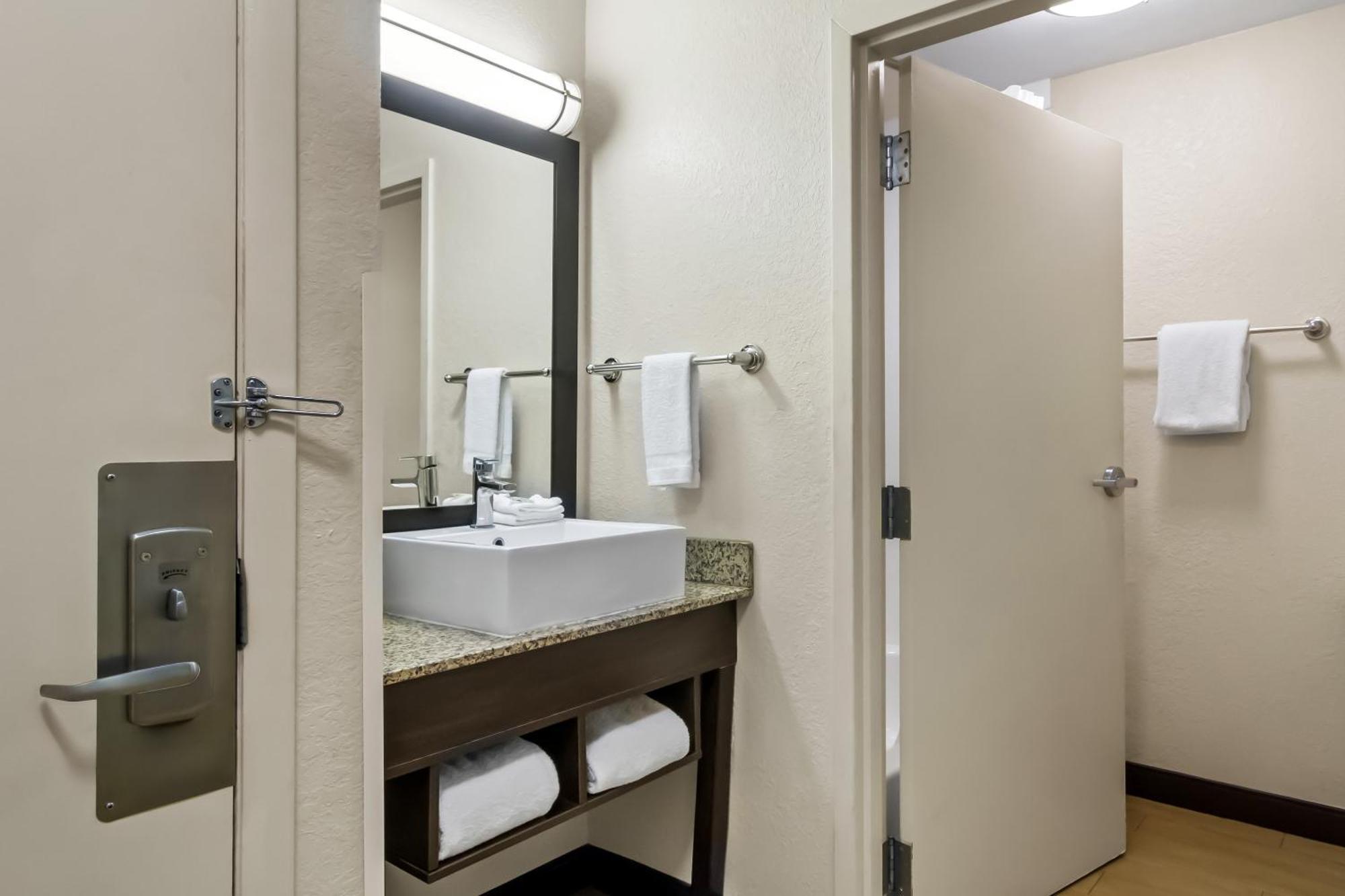 Red Roof Inn Plus+ Jacksonville - Southpoint Eksteriør bilde